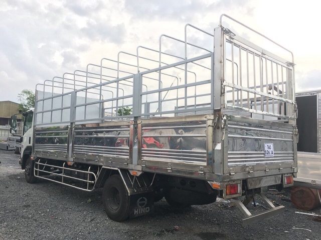 xe tai isuzu 6t5 thùng bạt